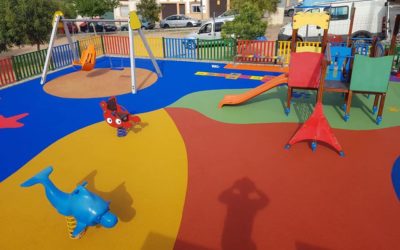 El parque infantil de Huerta Honda, ha abierto sus puertas tras su renovación.