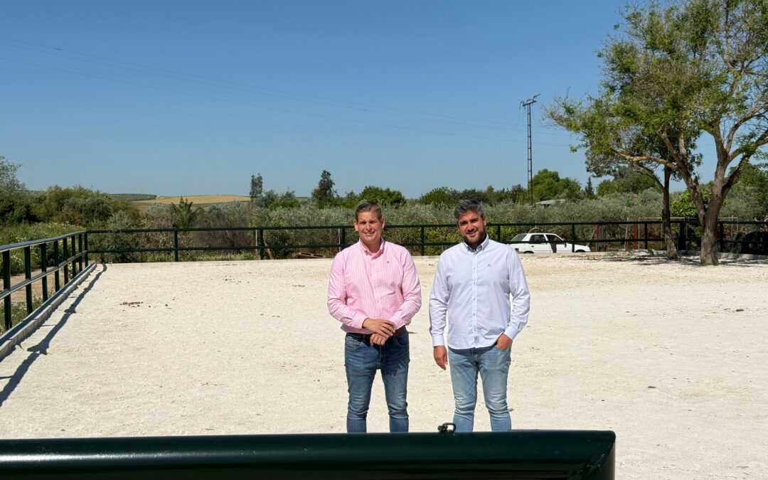 Guadalcázar construye una nueva pista ecuestre en el antiguo solar de la piscina municipal